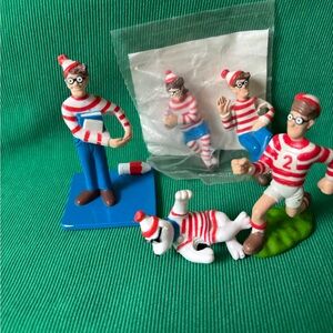 Where’s Waldo 1991 Hardees Straw Buddies Wenda Woof + Waldo Runner figure lot